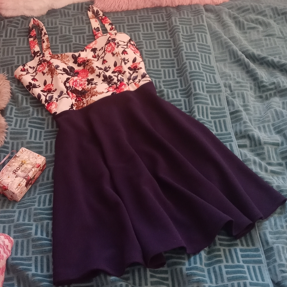 Fashio dress floral print size L stretch